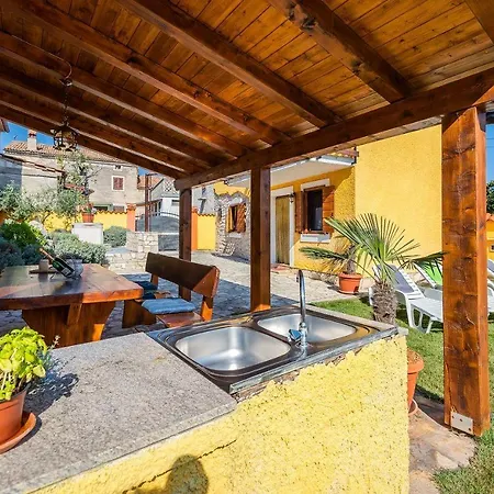 Rustikales Ferienhaus Mit Privatpool *