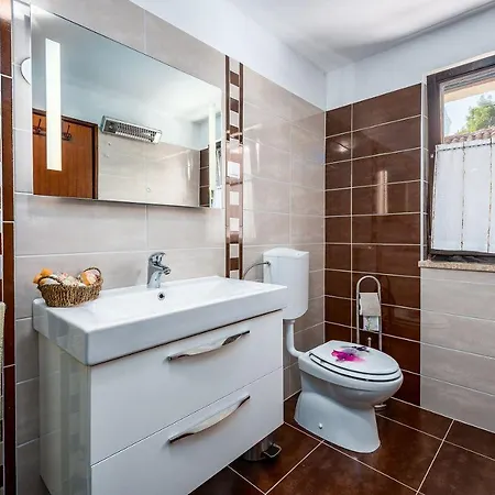 Rustikales Ferienhaus Mit Privatpool * Krnica